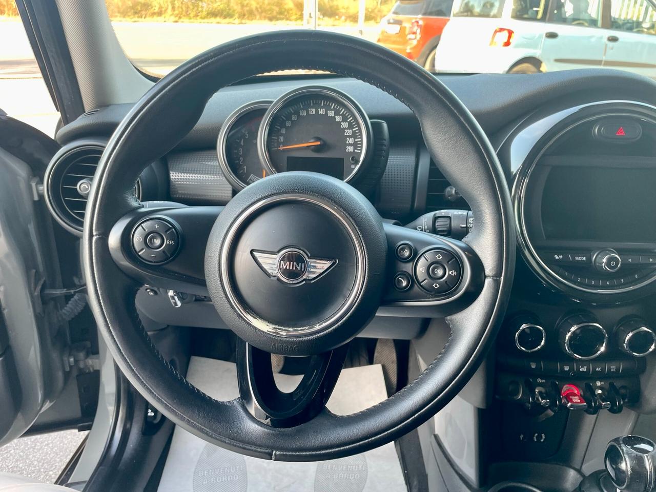 Mini Cooper D 1.5 116cv Business Auto