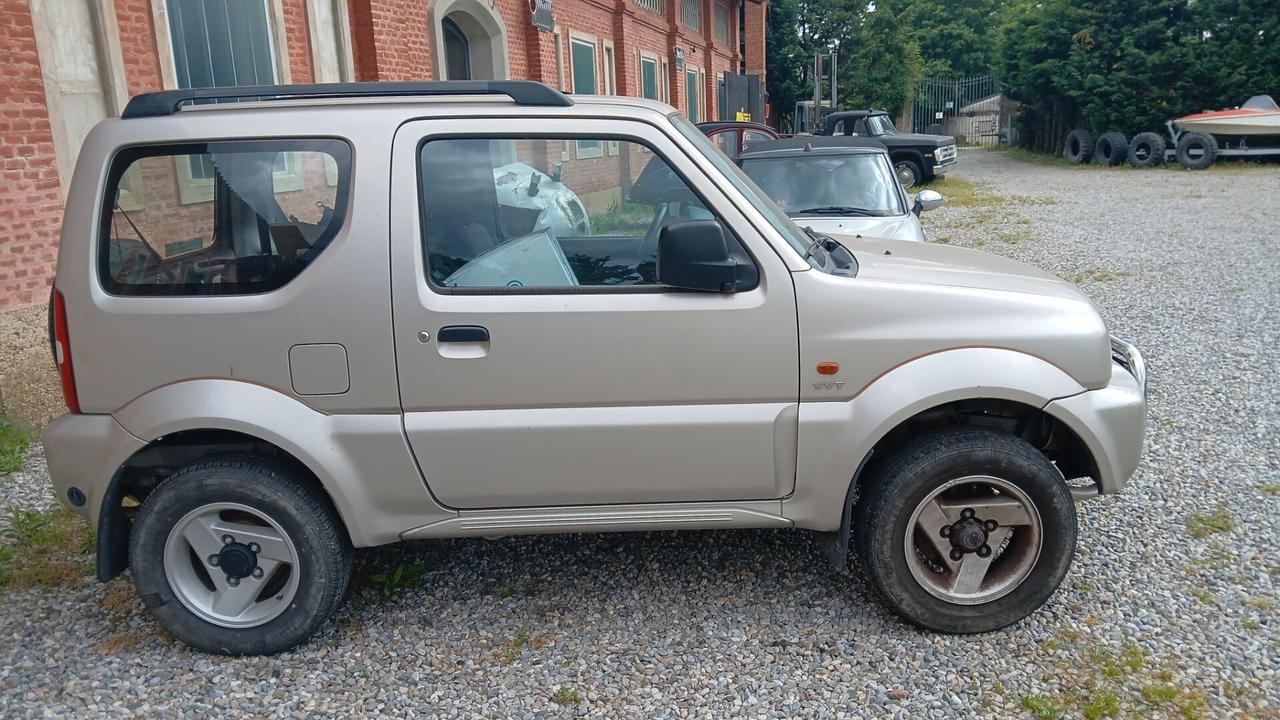 Suzuki Jimny 1.3i 16V cat 4WD JLX Più