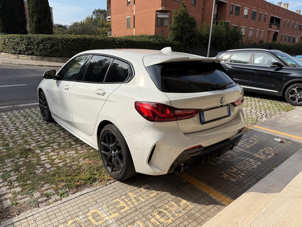 Bmw 118i M Sport Pro full optional, tetto panoramico, sedili a guscio alcantara, tagliandi bmw