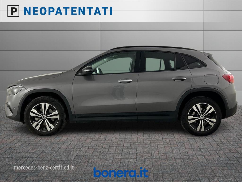 Mercedes GLA 180 180 D Progressive Advanced Plus 8G-DCT