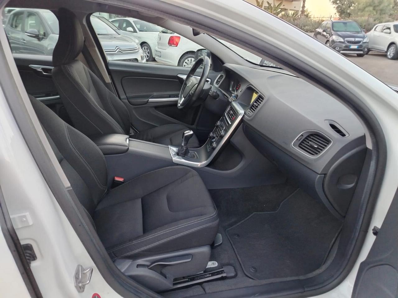 Volvo V60 D2 Momentum