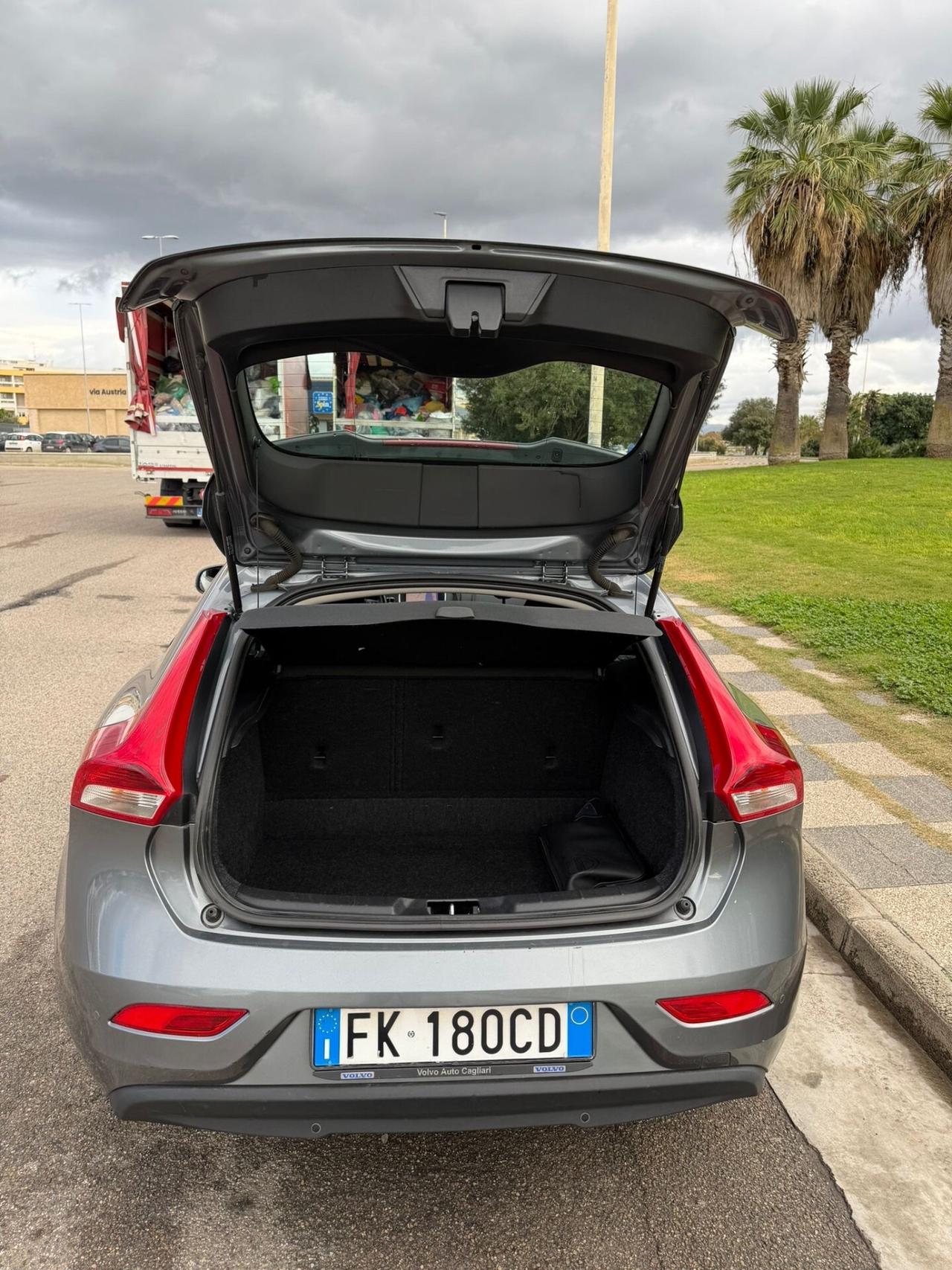 Volvo V40 Diesel- Anche Permuta-Neopatentati