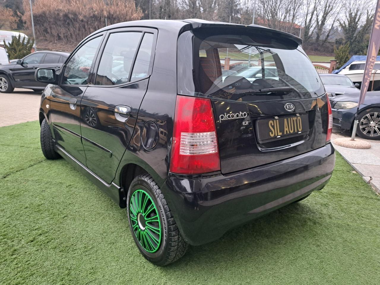 Kia Picanto 1.0 BENZ / 65 CV/AUTOMATICA /OK NEOPATENTATI