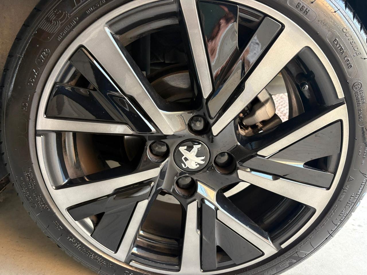 Peugeot 208 GT Turbo