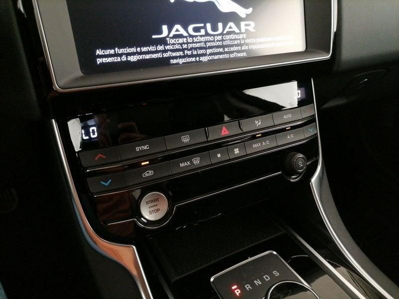 Jaguar XE 2.0d i4 Prestige 180cv auto my19