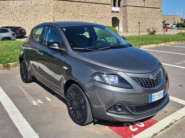 LANCIA Ypsilon 1.0 FireFly 5 porte S&S Hybrid Ecochic Silver