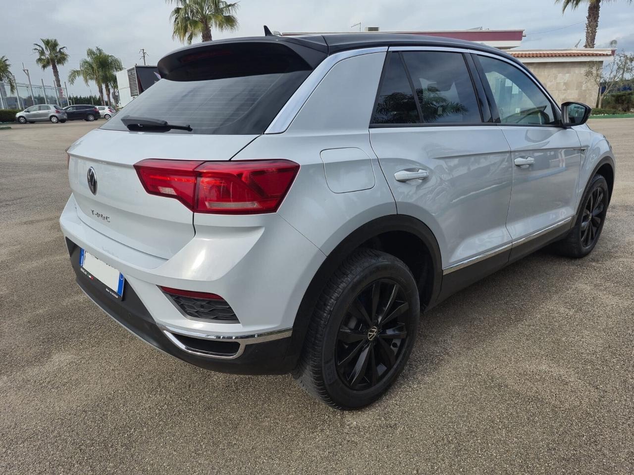 VOLKSWAGEN T-ROC 1.5 BENZINA 150 CV DSG ALLESTIMENTO R-LINE -2021