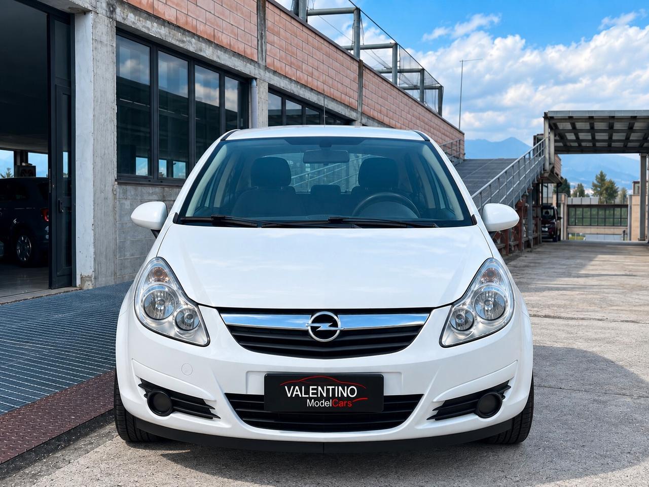 Opel Corsa D 1.2 80cv Enjoy Benzina e GPL Fabbrica