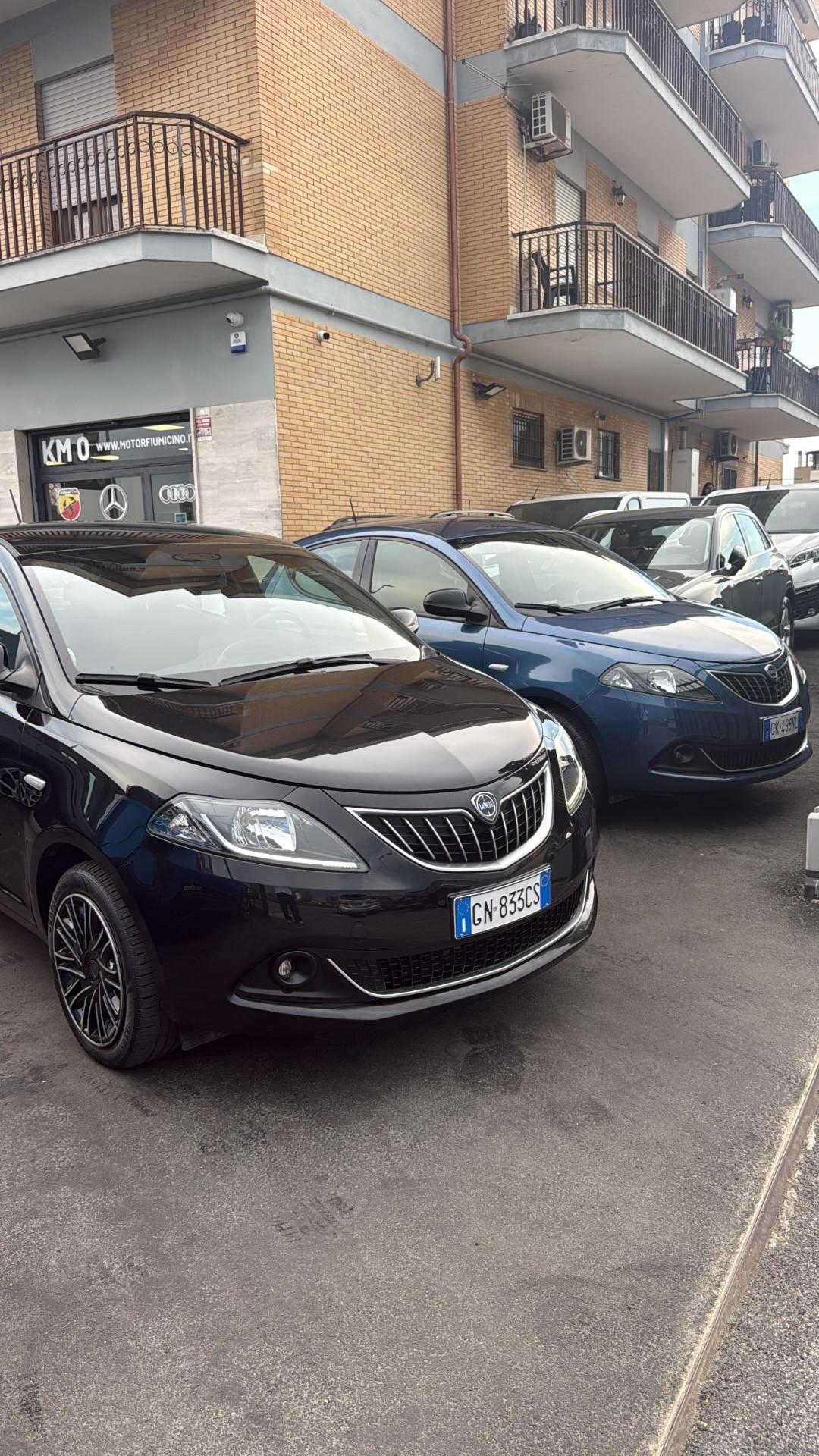 Lancia Ypsilon 1.0 FireFly 5 porte Hybrid Gold