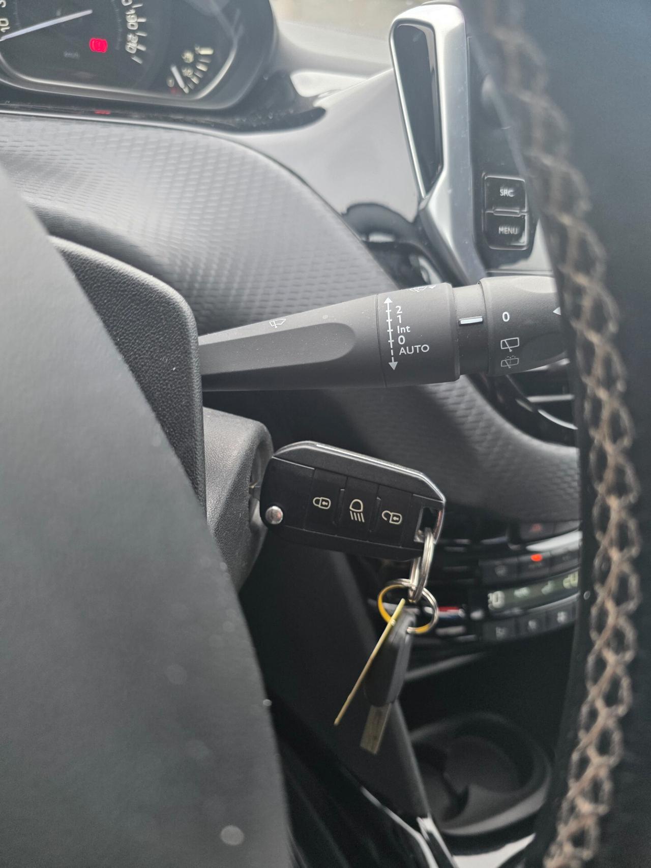 Peugeot 2008 1.6D 120cv uniproprietario perfetta e garantita