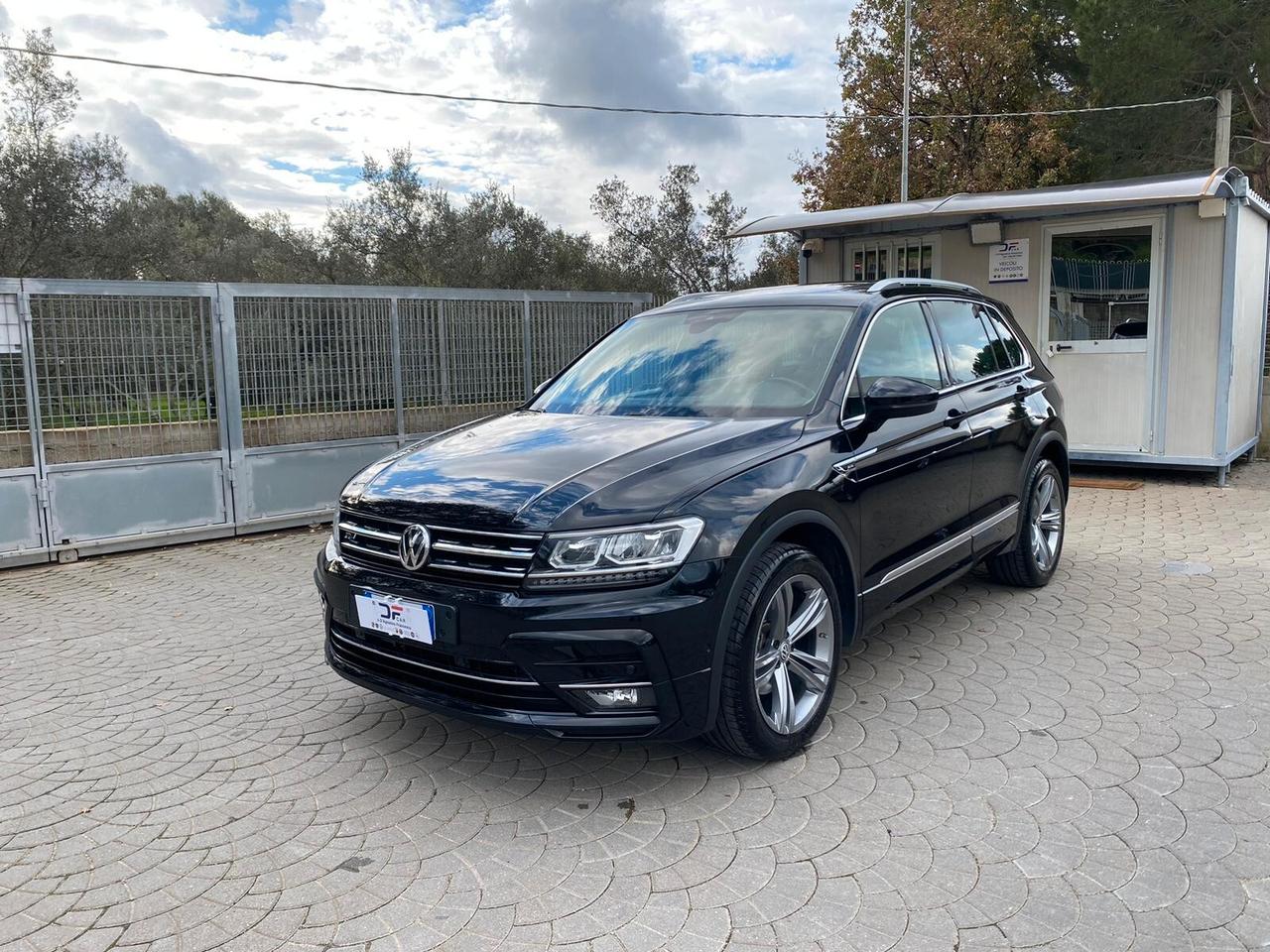 Volkswagen Tiguan Volkswaghen Tiguan R-Line 2.0 150 CV TETTO APRIBILE