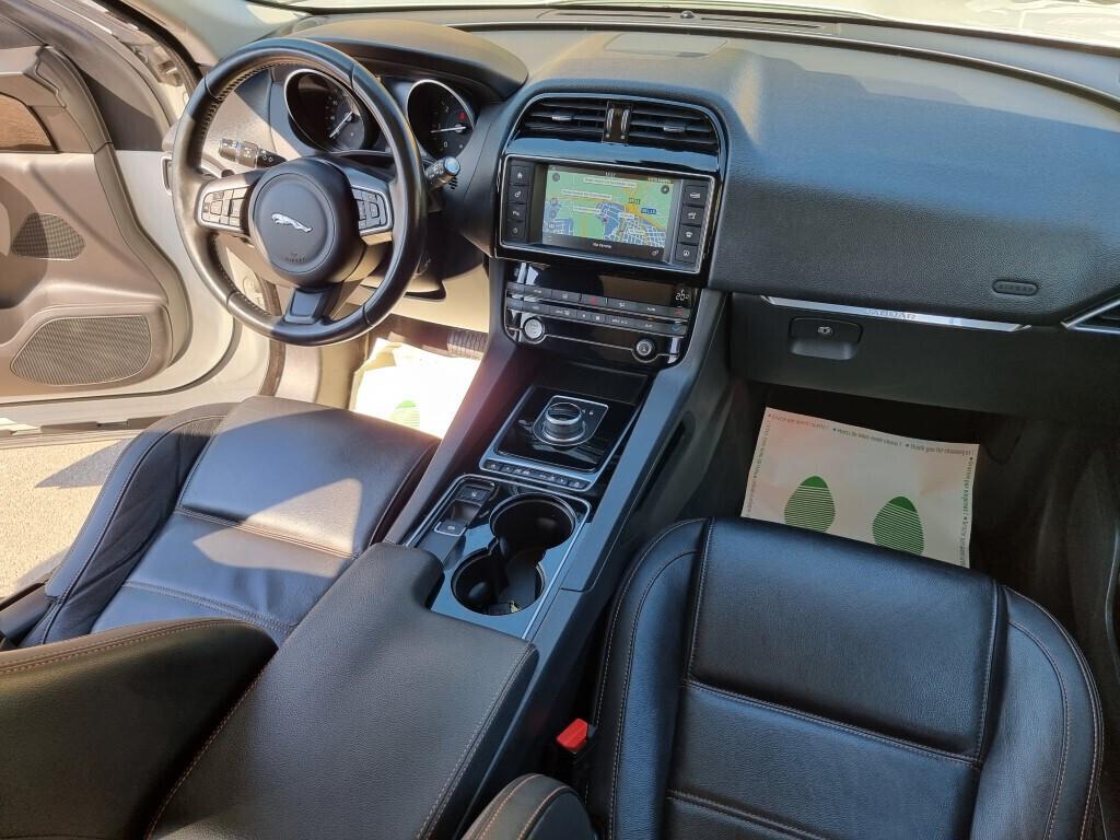 Jaguar F-Pace 2.0 D 180CV CON GARANZIA