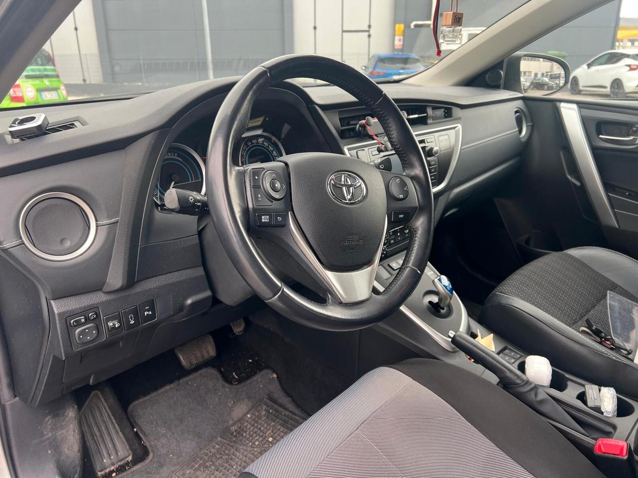 Toyota Auris Touring Sports 1.8 Hybrid Business