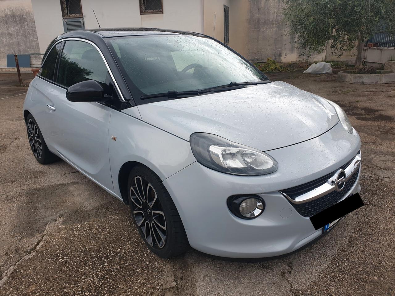 Opel Adam 1.2 70 CV Slam