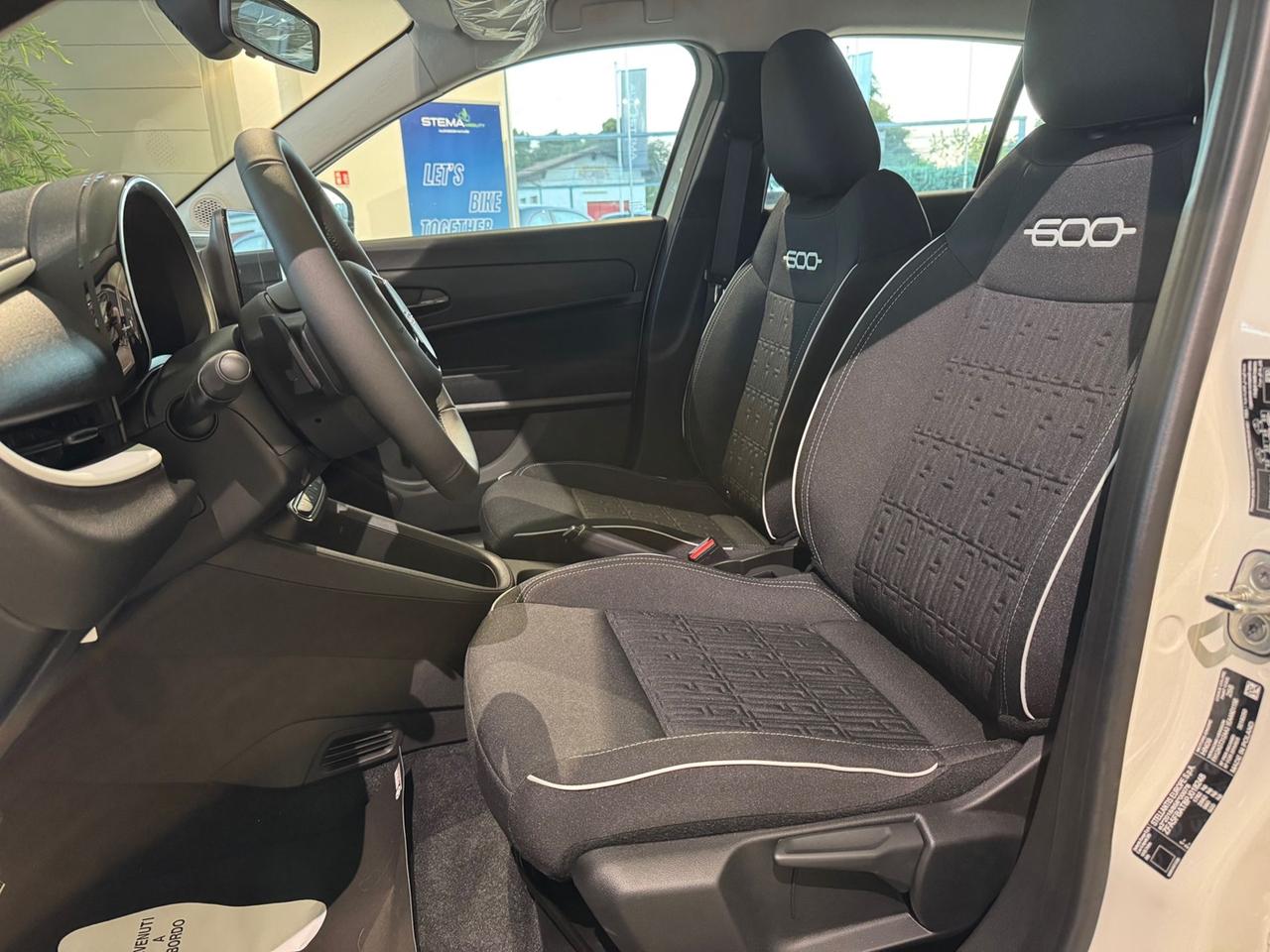 FIAT 600 IV 2023 Hybrid DCT MHEV - VARI COLORI!