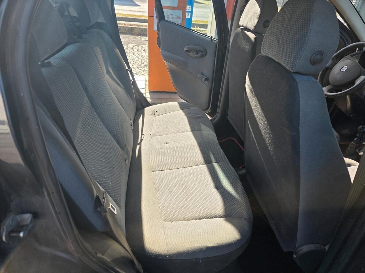 Fiat Punto 1.2 5 porte 160.000km Leggermente incidentata