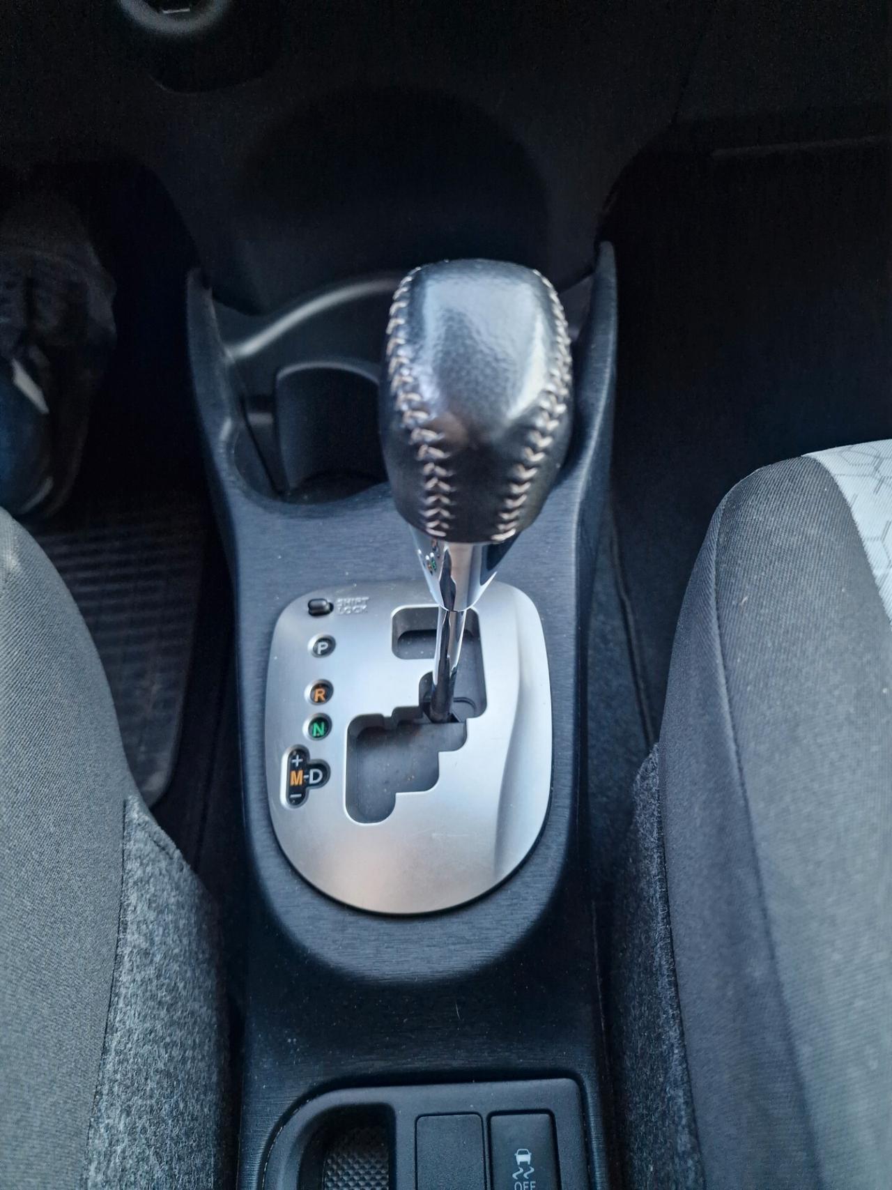 Toyota Yaris 1.3 5p Lounge CVT