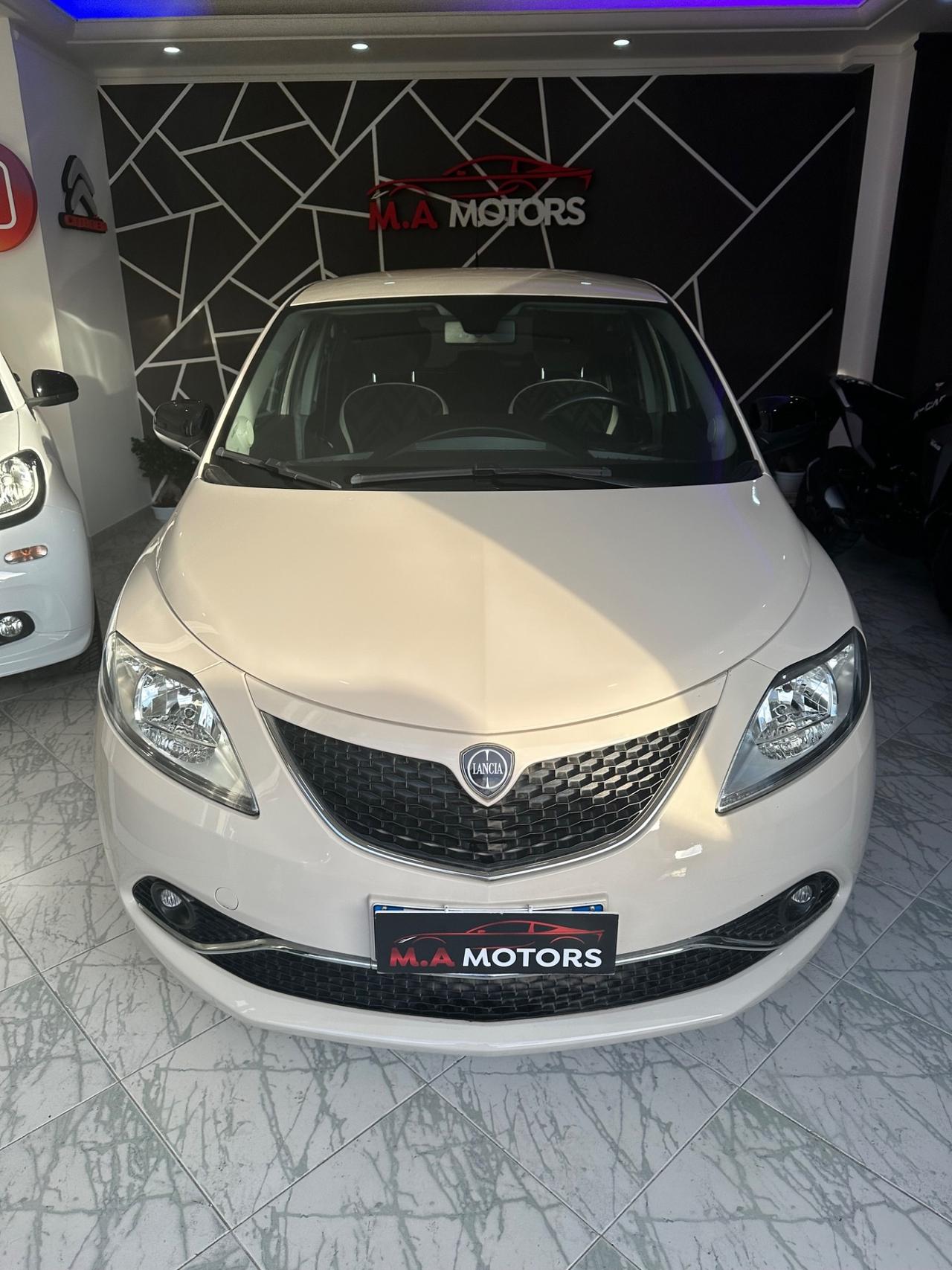 Lancia Ypsilon 1.2 69 CV 5 porte Silver