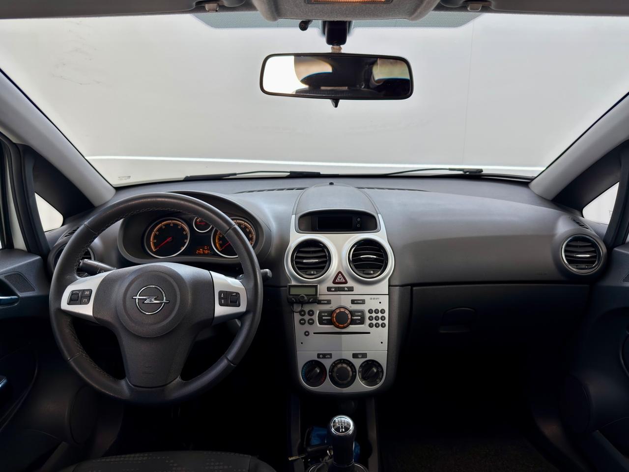Opel Corsa 1.2 BENZ/GPL 2011