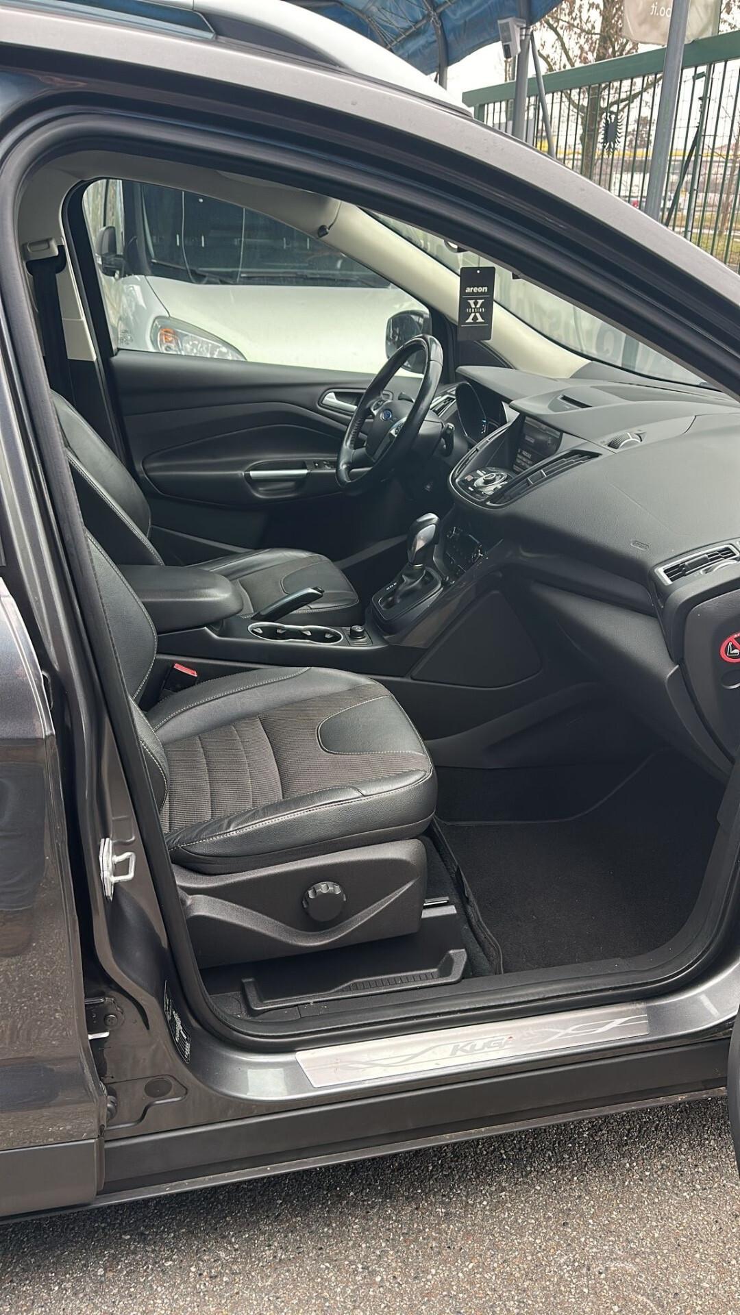 Ford Kuga 2.0 TDCI 150 CV S&S 2WD Titanium