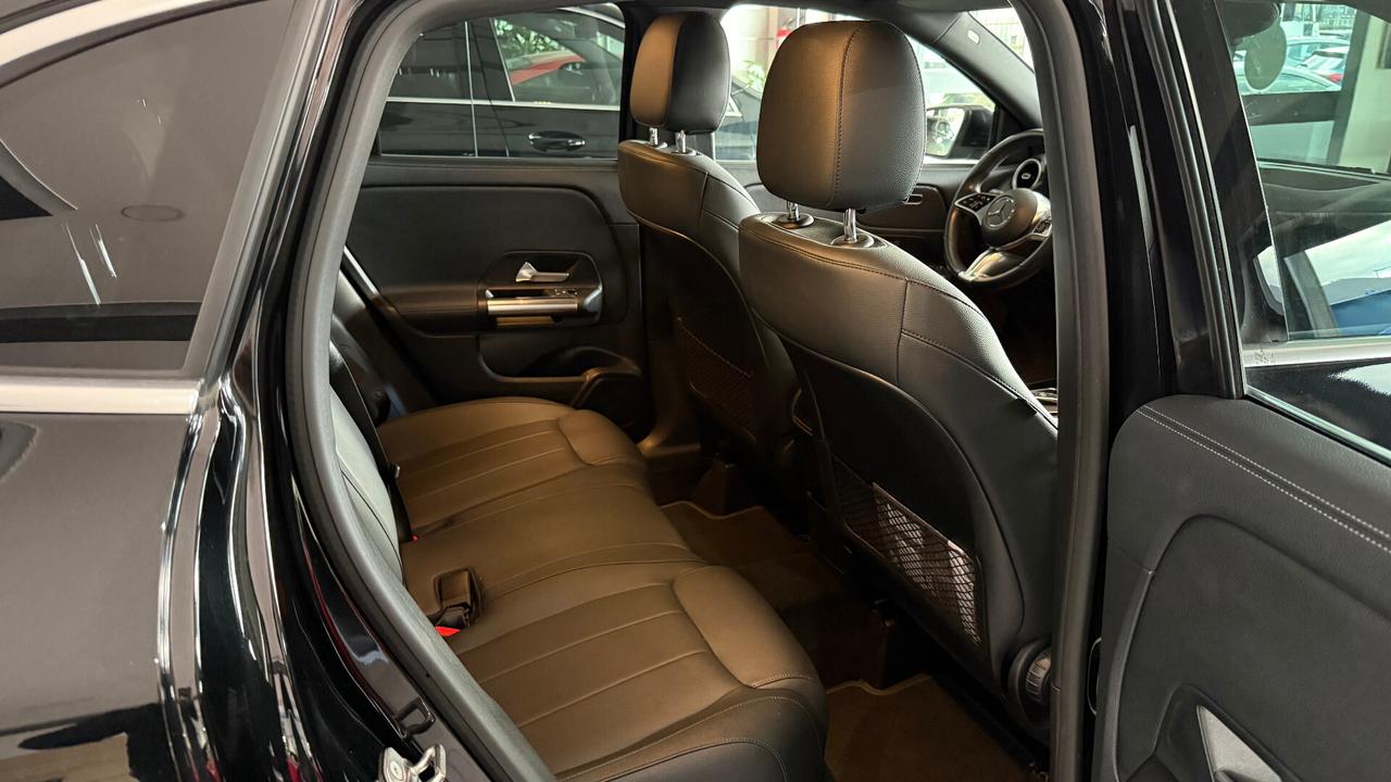 MERCEDES GLA 180 D MOTORE 2.0 116 CV restyling