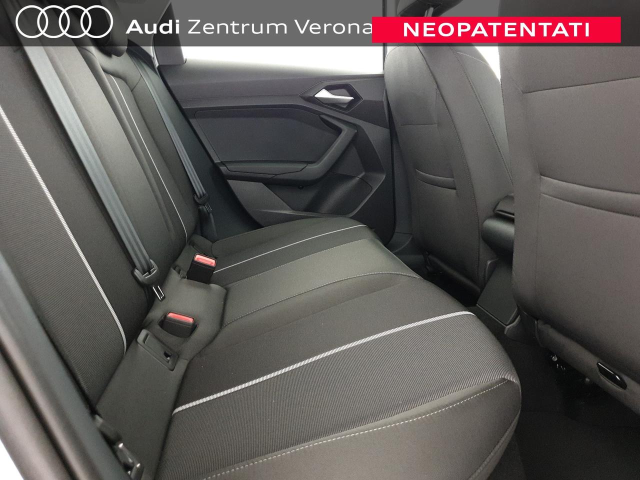 Allstreet 30TFSI 116CV S tronic Identity Contrast