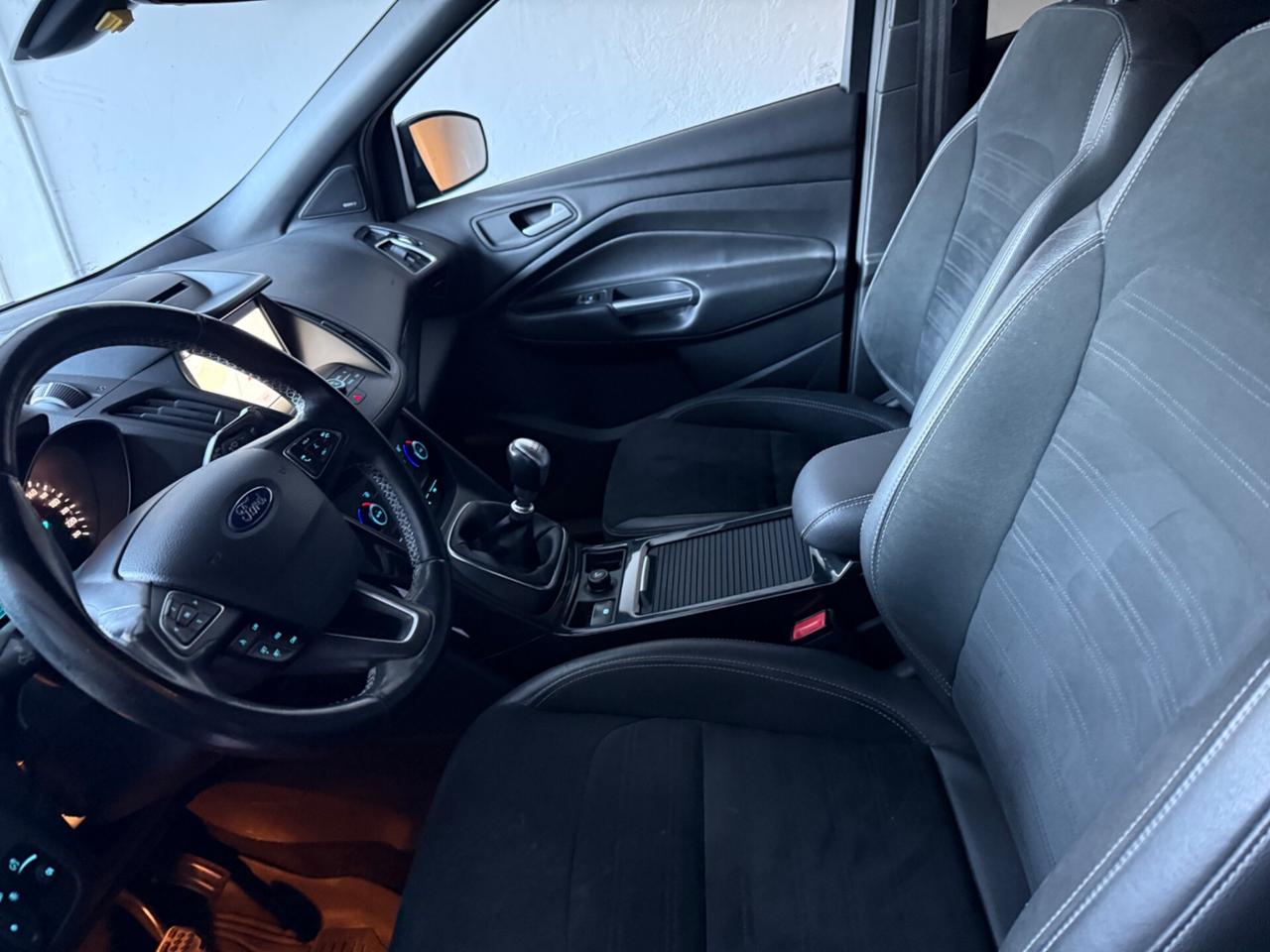 Ford Kuga 2.0 TDCI 150 CV S&S 4WD Powershift ST-Line Business