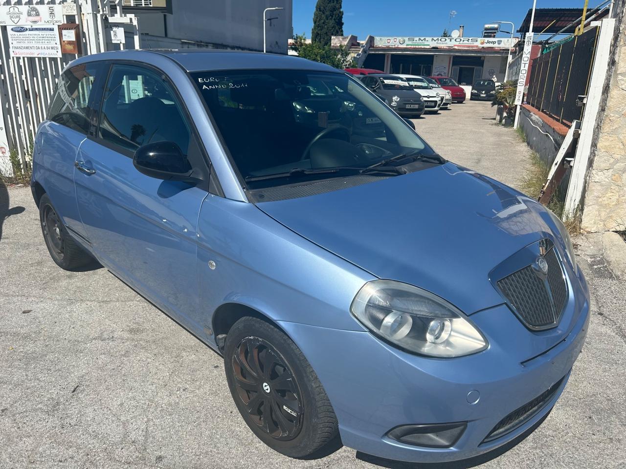 Lancia Ypsilon 1.2 69 CV Unyca