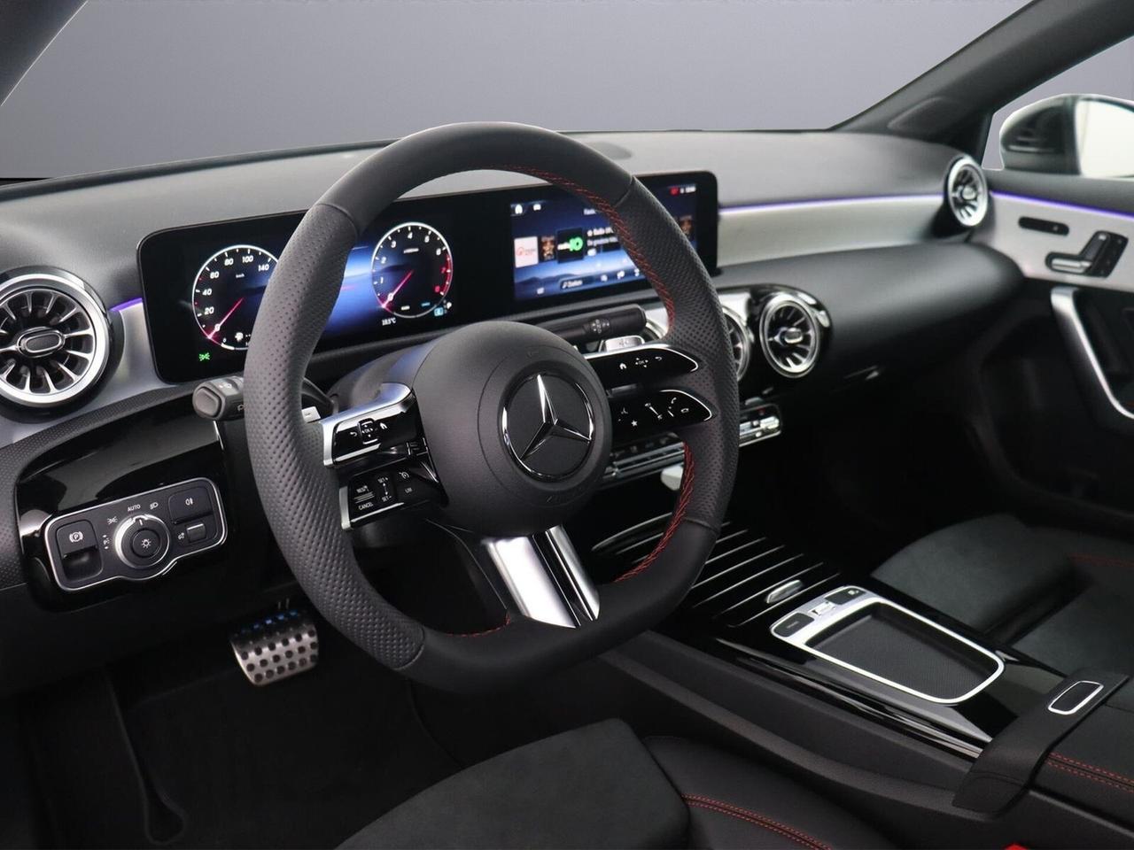 MERCEDES-BENZ A 200 PREMIUM AMG-MEMORIE-KEYLESS