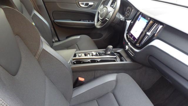 VOLVO XC60 B4 (d) AWD Geartronic Momentum