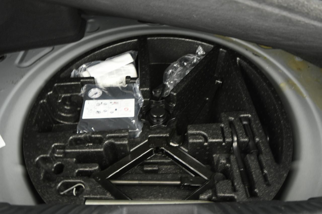 VOLKSWAGEN Maggiolino Cabrio 1.2 tsi Design 105cv DSG+APP CONNECT+C17"