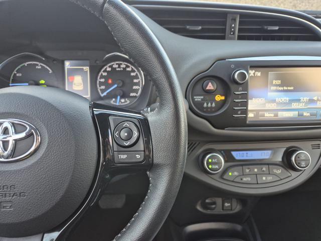 TOYOTA Yaris 1.5 Hybrid 5 porte Business