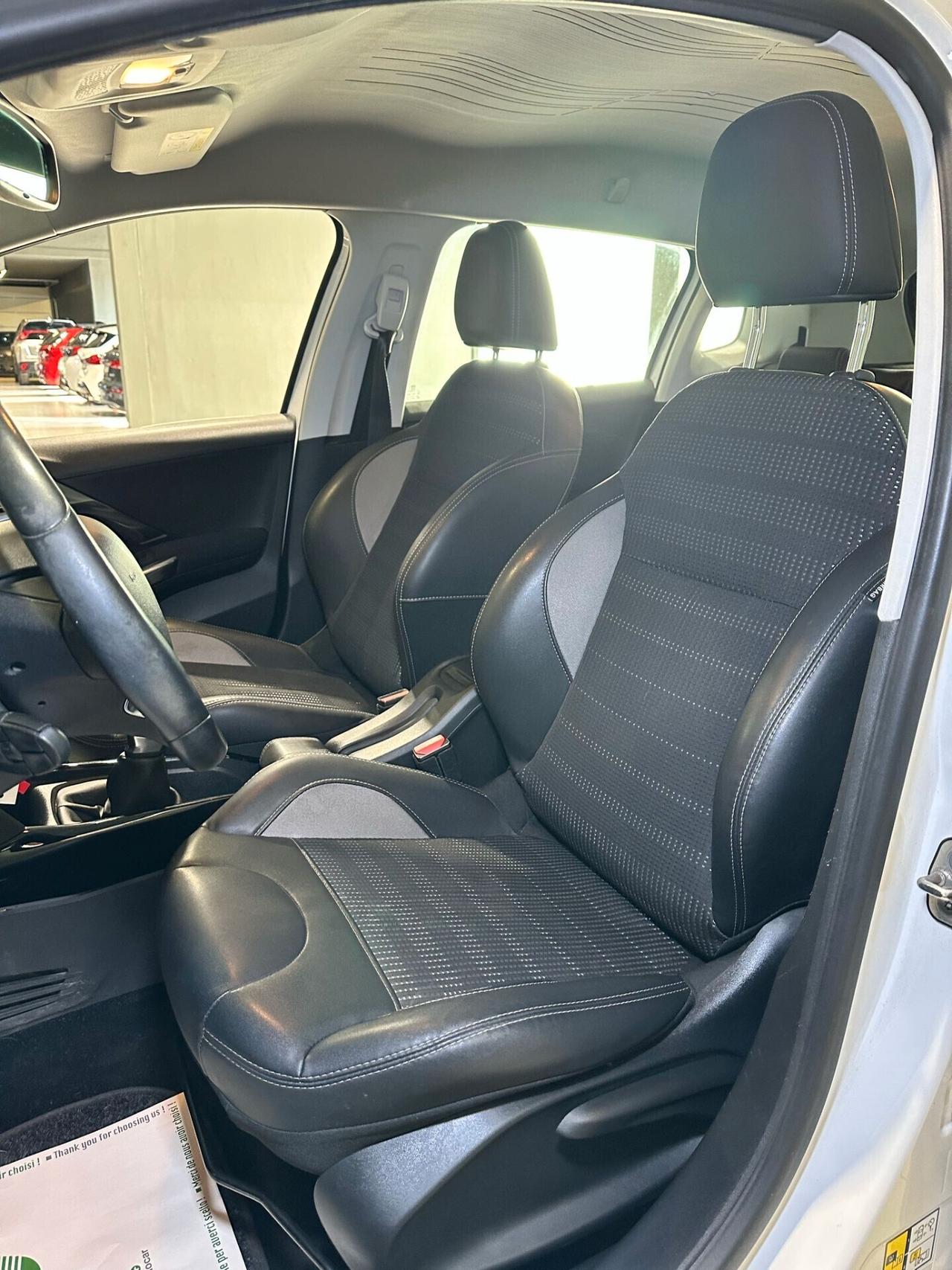 Peugeot 2008 PureTech 1.2 82 Allure 12V