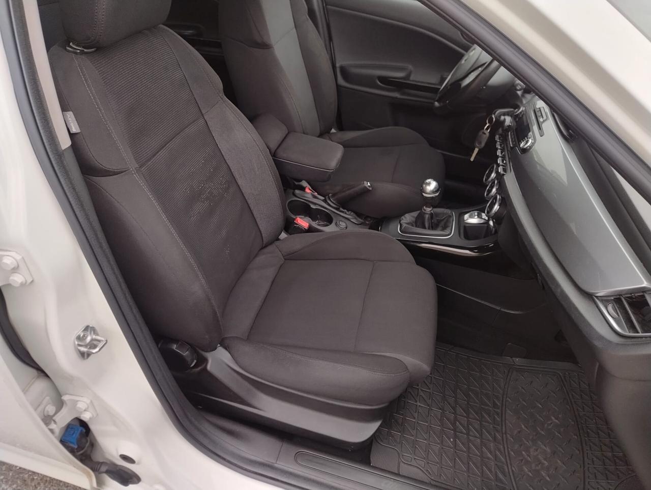 Alfa Romeo Giulietta 1.6 JTDm-2 105 CV Distinctive