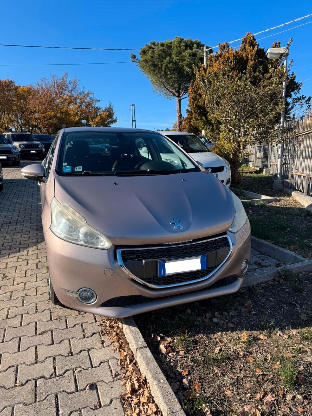 PEUGEOT 208 1.2 VTi 82CV 5p Allure 11/2013