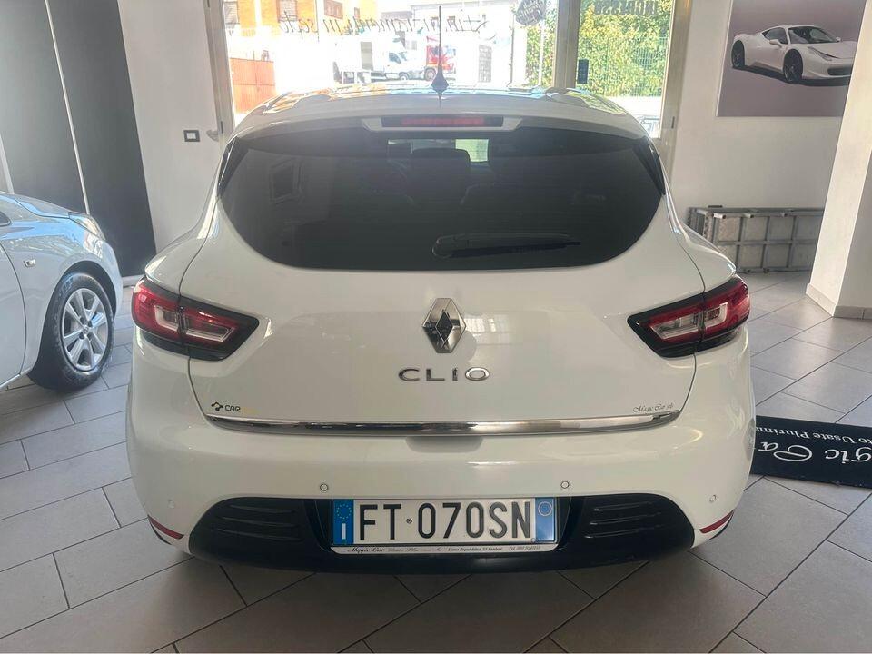 Renault Clio dCi 8V 75 CV 5 porte Moschino Intens