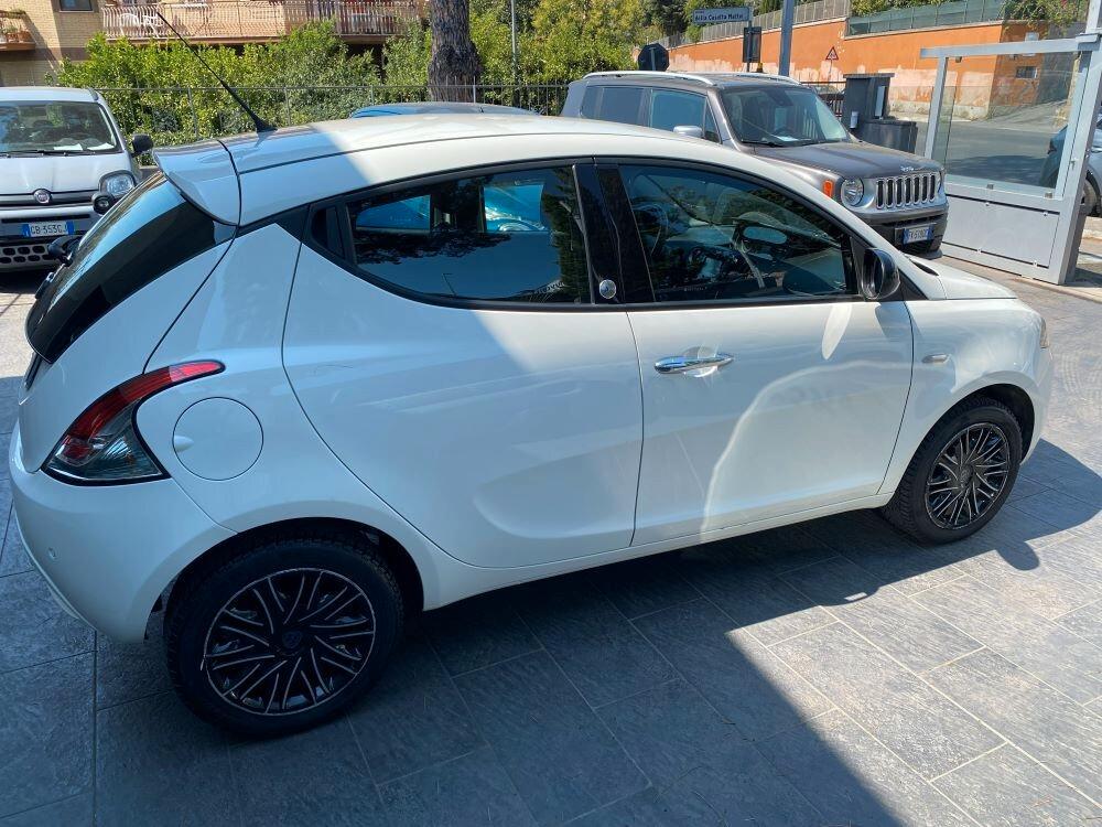 Lancia Ypsilon 1.2 69 CV 5 porte GPL Ecochic Gold