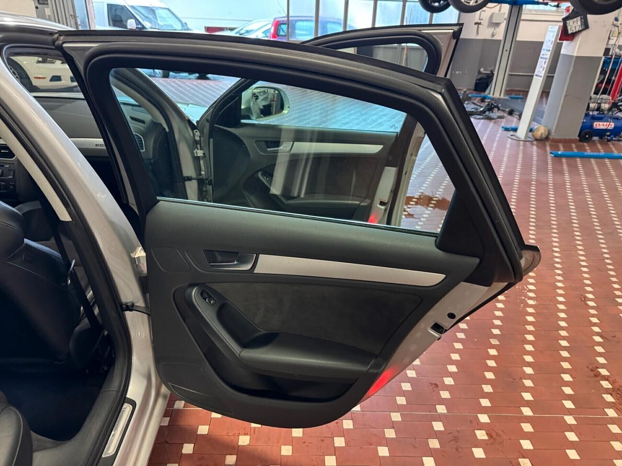 Audi A4 3.2 V6 qu. tiptronic Advanced - UNICO PROPRIETARIO