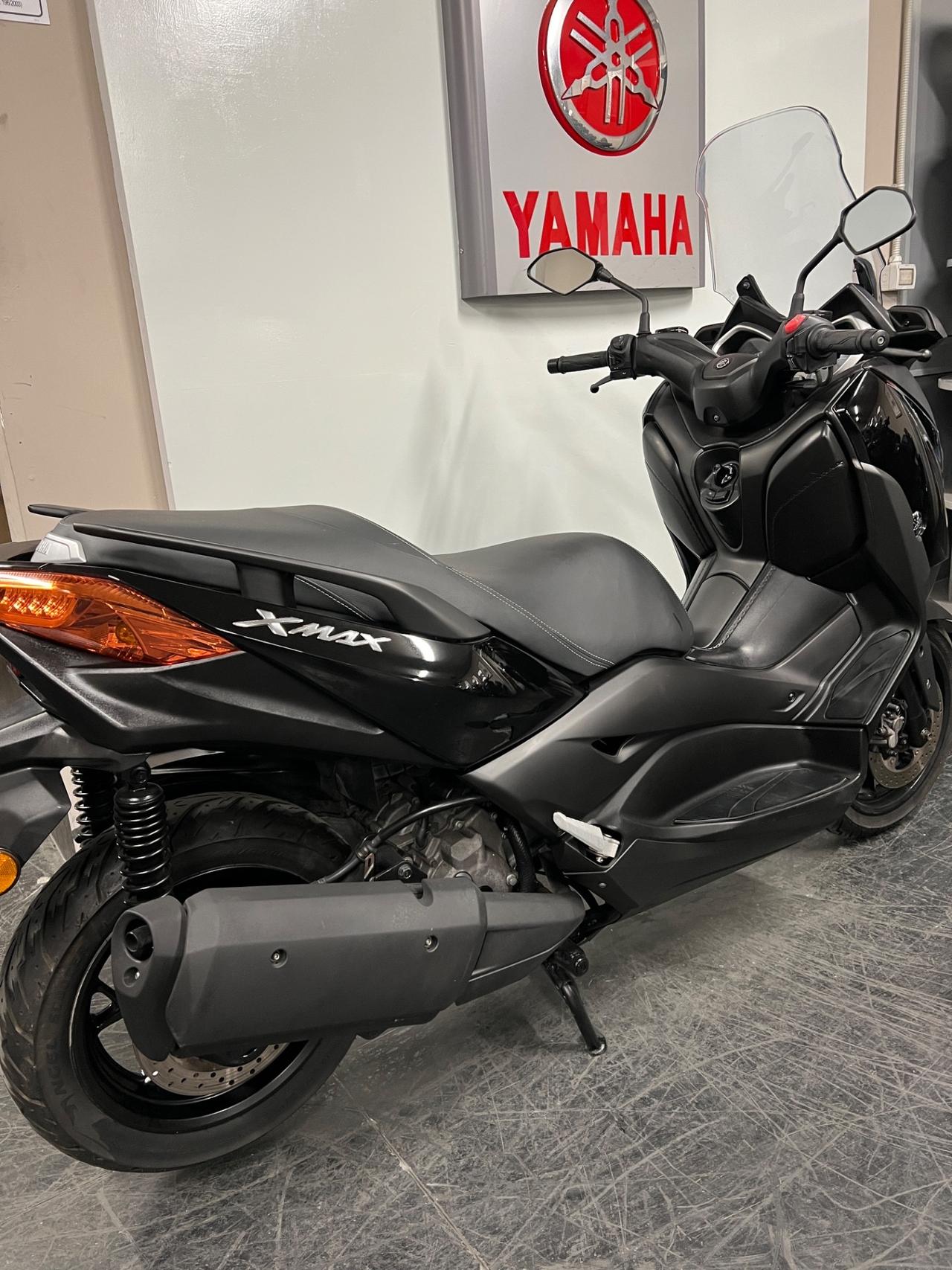 Yamaha X-Max 300