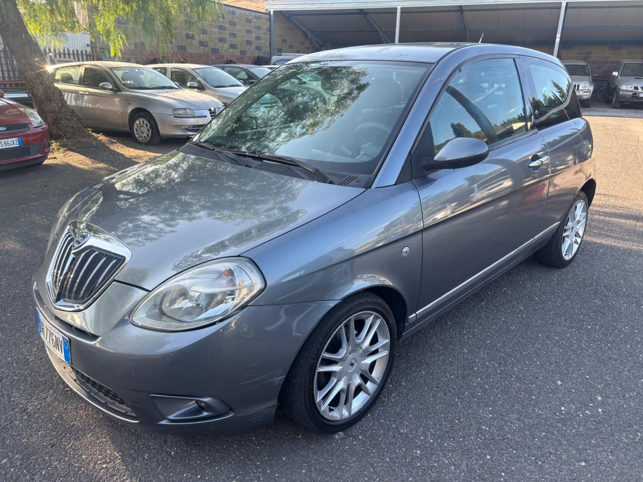 Lancia Ypsilon 1.3 MJT 75 CV Platino