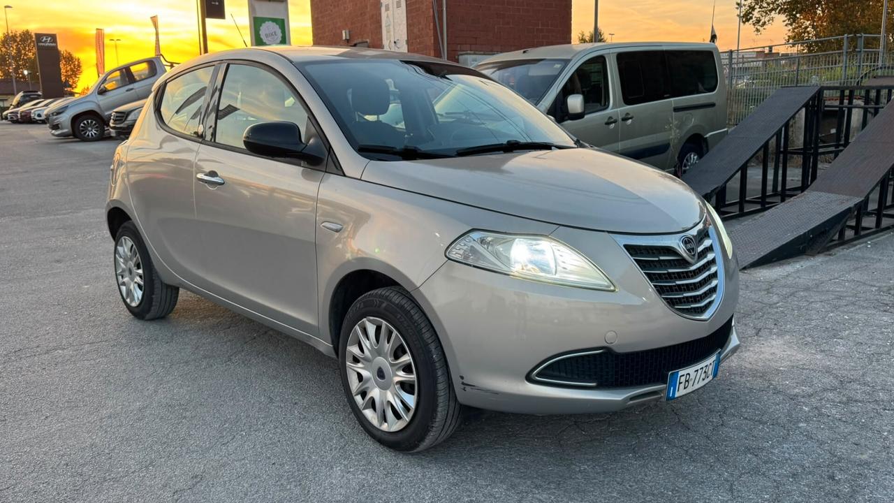 Lancia Ypsilon 0.9 TwinAir 85 CV 5 porte