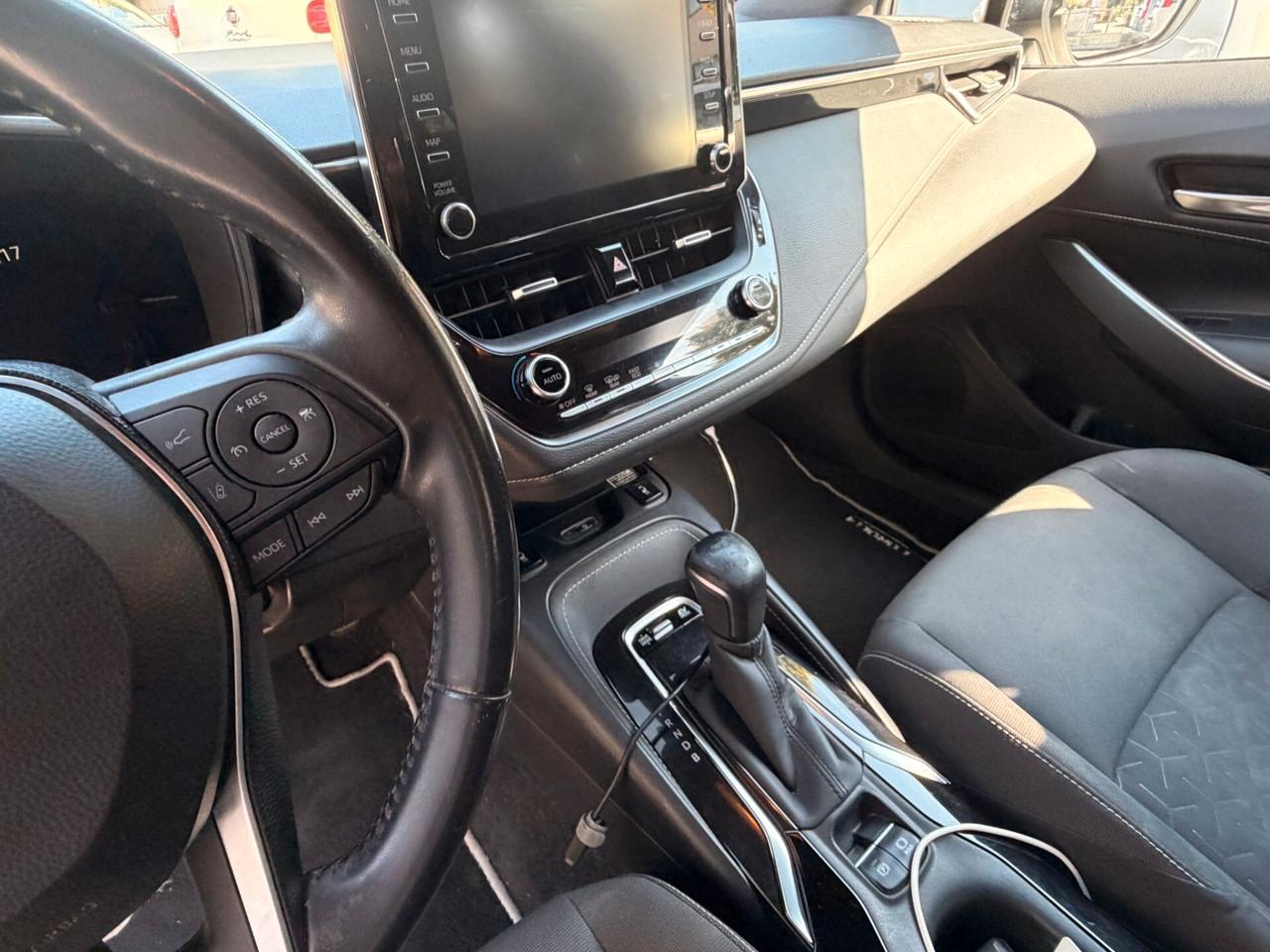 Toyota Corolla 1.8 Hybrid Business