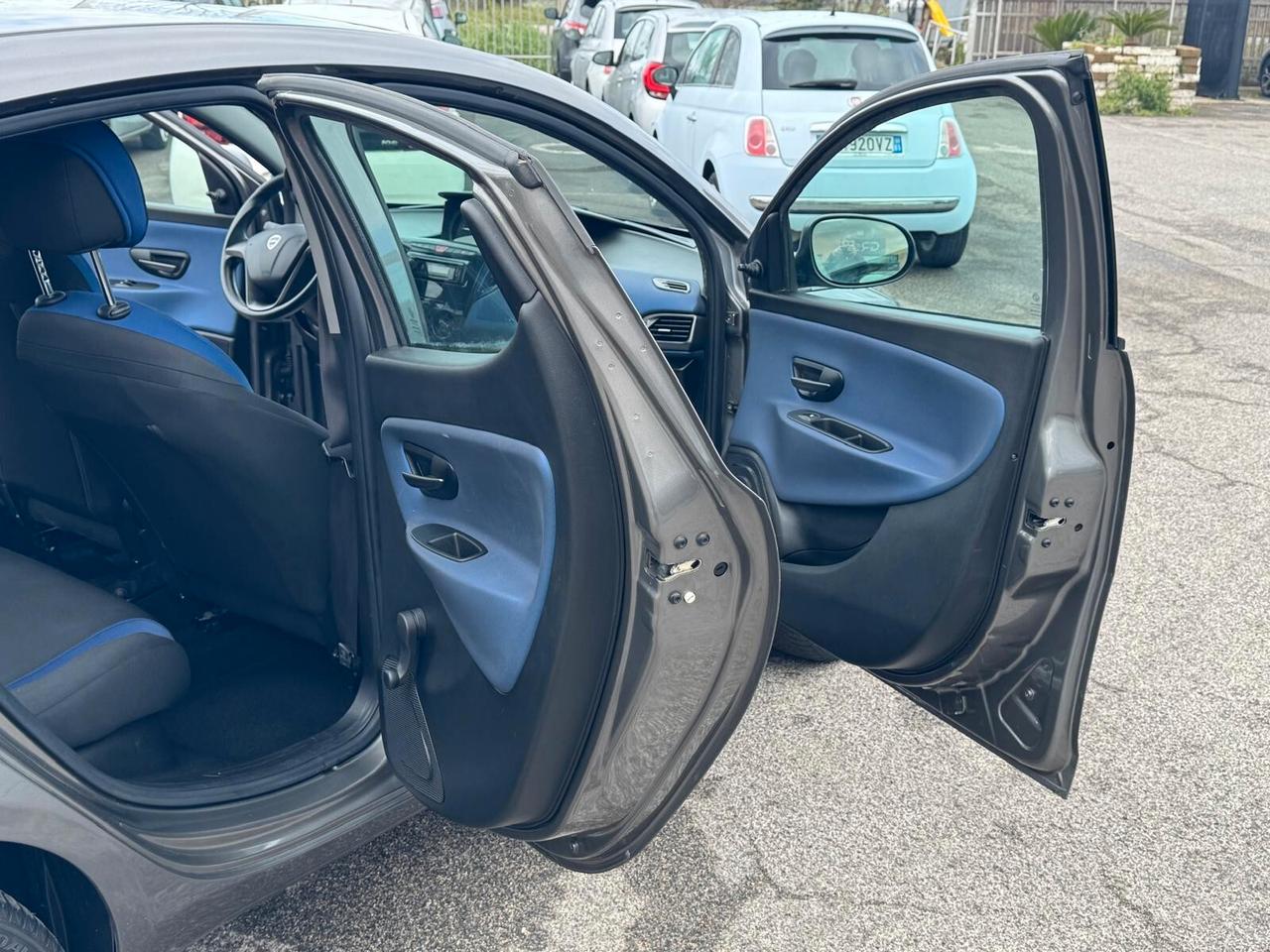 Lancia Ypsilon 1.2 BENZ NEOPTENTATI 2017