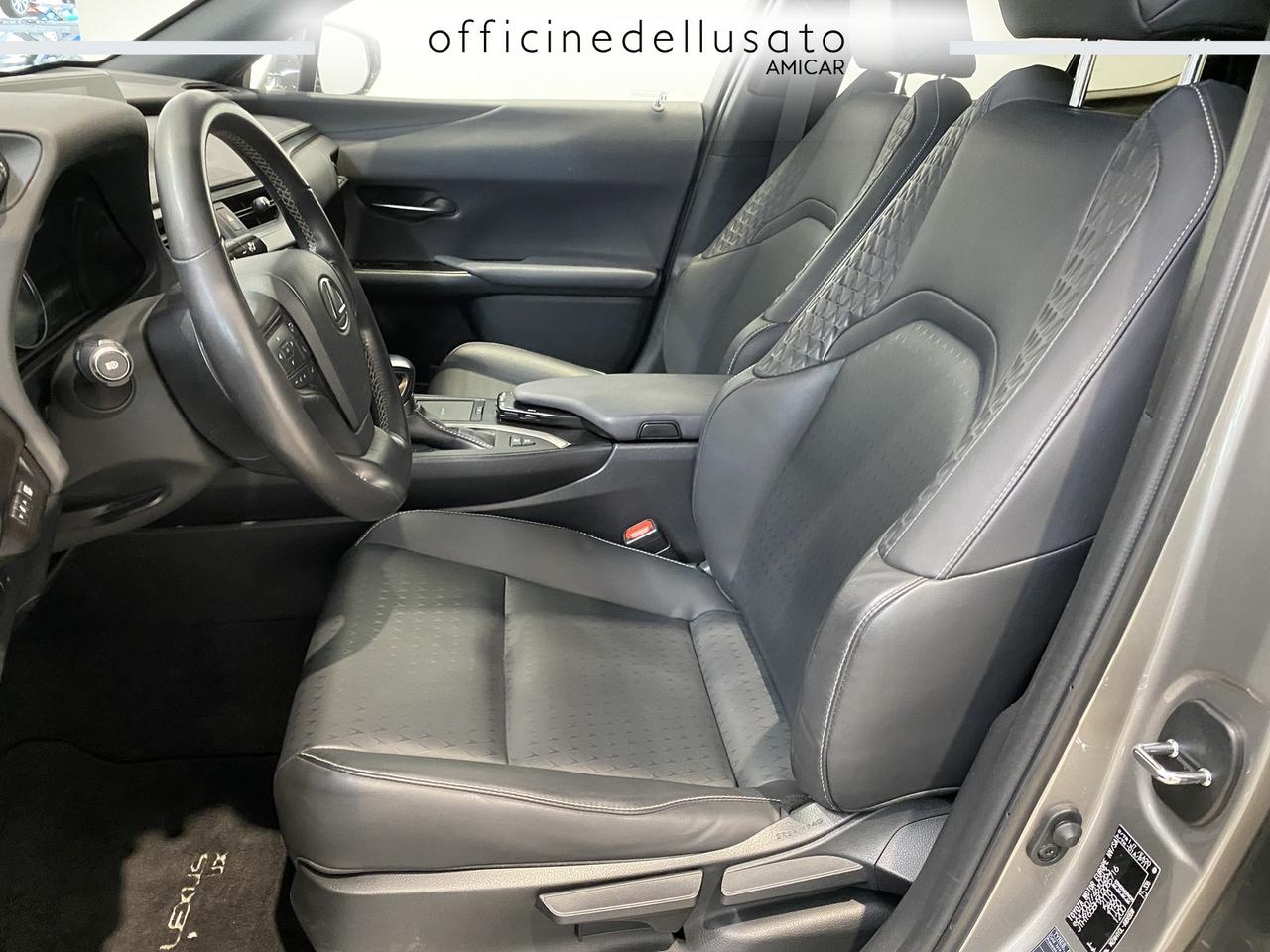 Lexus UX 250 2.0 hybrid midnight 2wd