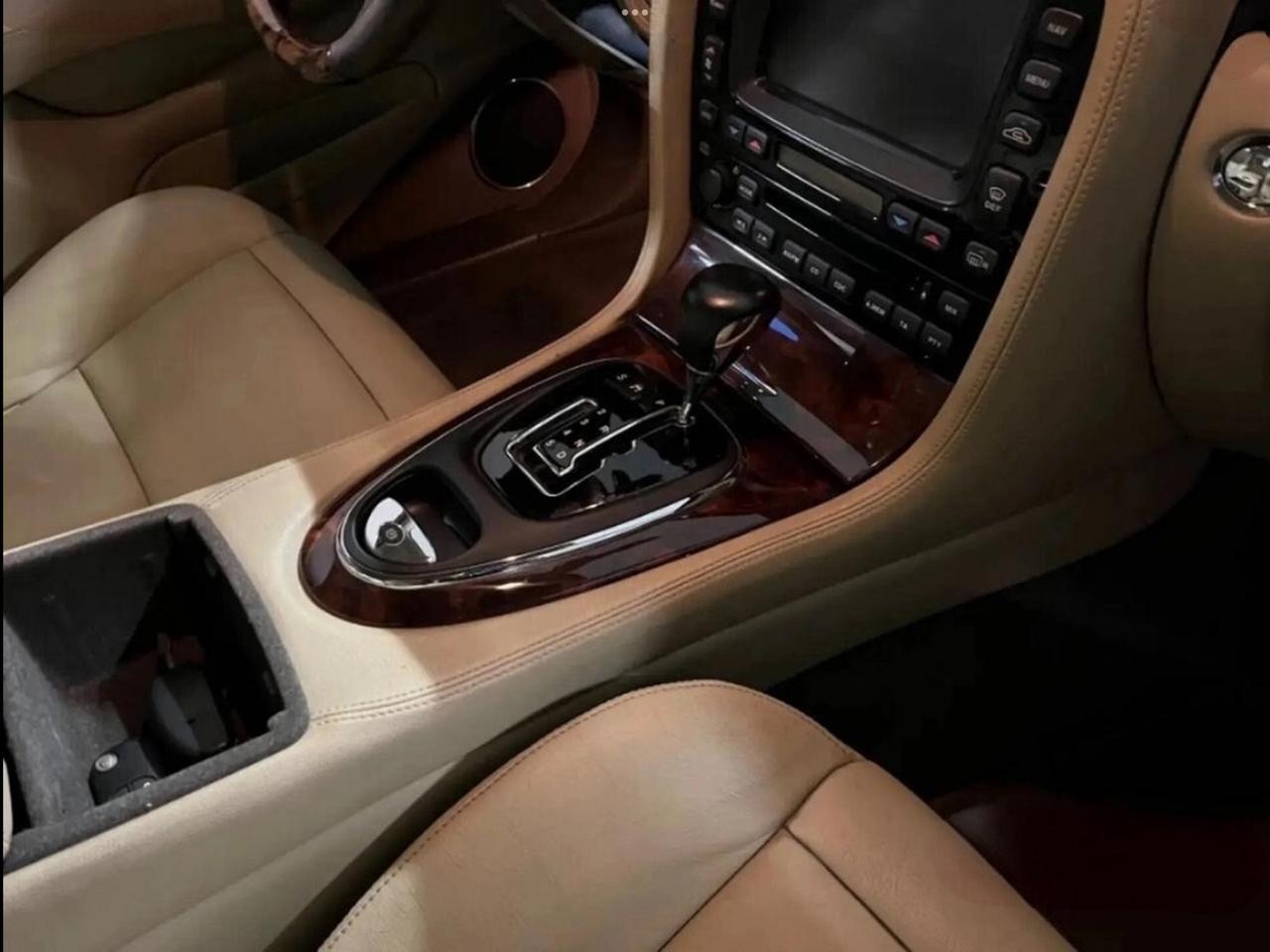 Jaguar XJ 2.7 D V6 cat LWB Sovereign Perfetta