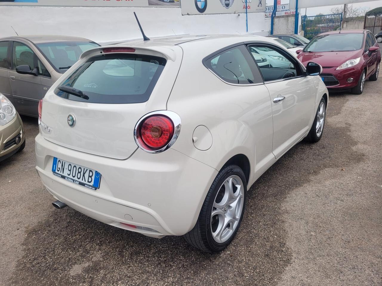 Alfa Romeo MiTo 1.6 M.jet Distinctive Sport Pack