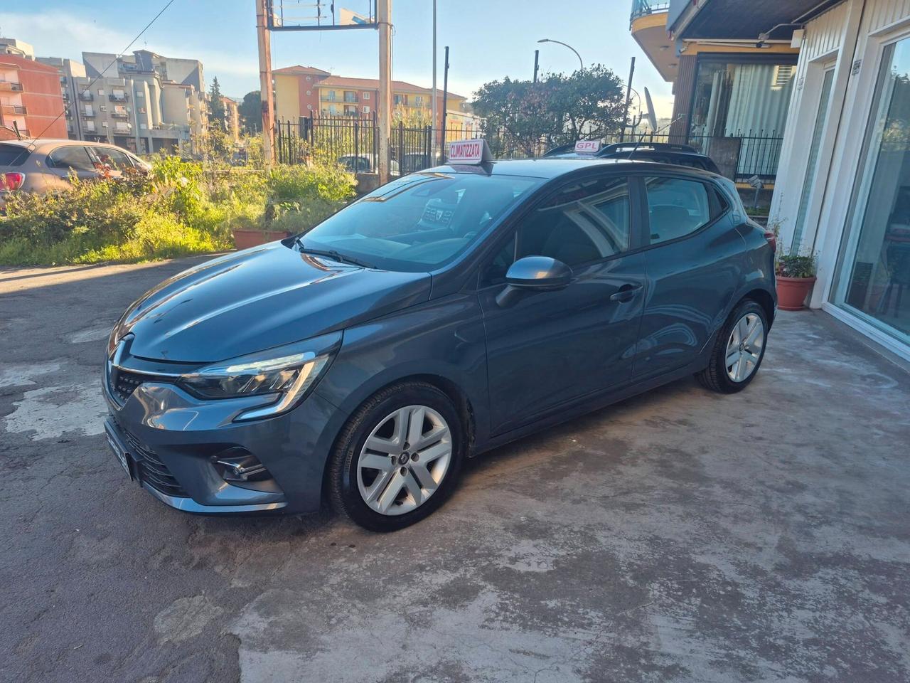 Renault Clio TCe 90 CV 5 porte IVA ESPOSTA