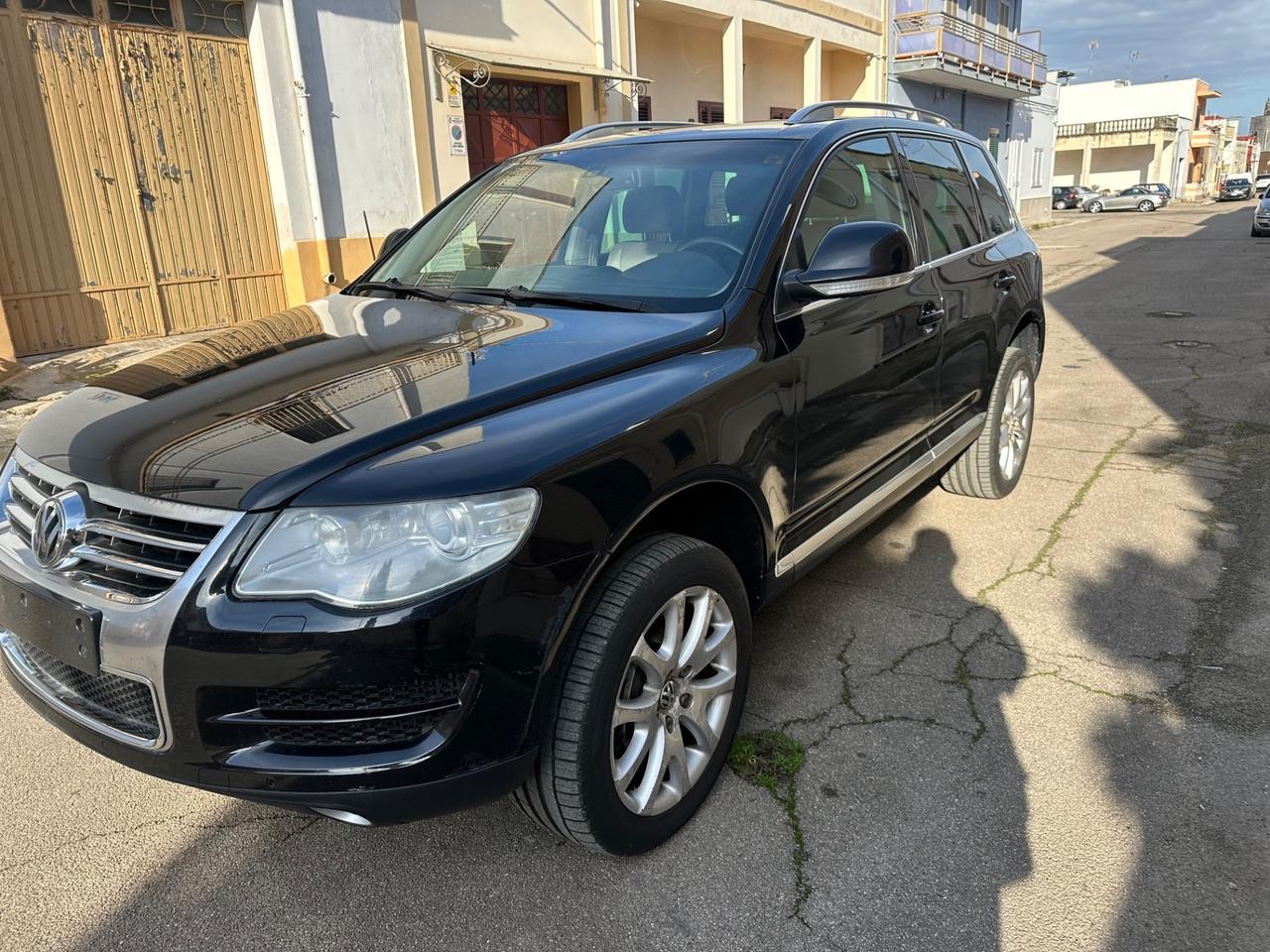 Volkswagen Touareg 3.0/240CV V6 TDI DPF tip. Exclusive