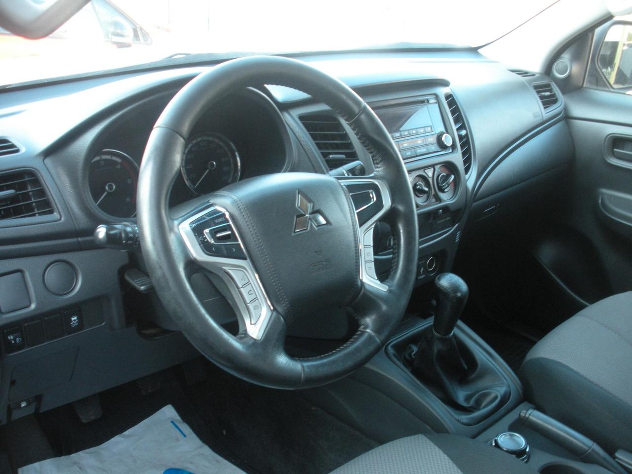 Mitsubishi L200 2.3 D Club Cab 4x4 Easy Select Inform