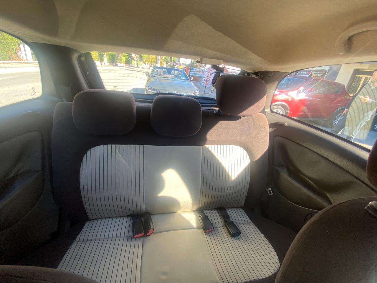Lancia Ypsilon 1.3 MJT 75 CV Modamilano